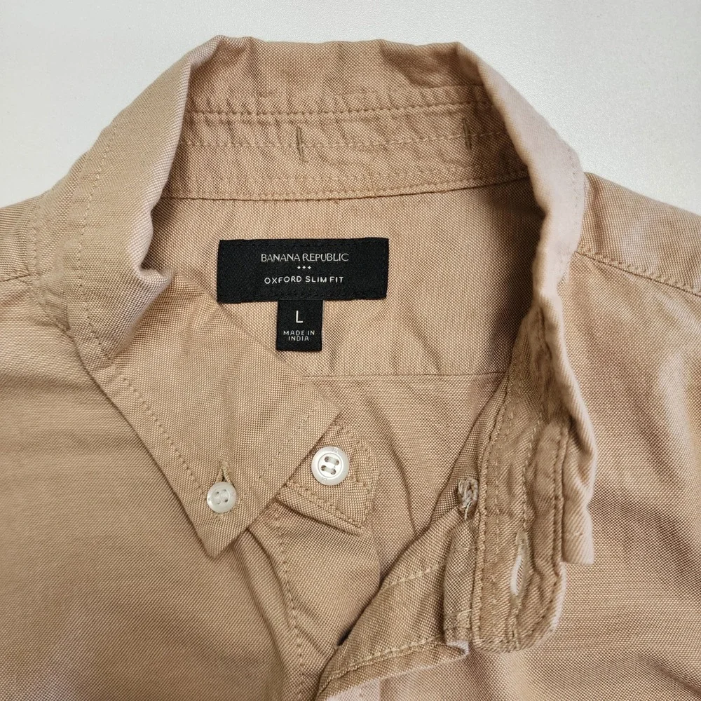 Banana Republic Factory Mens Oxford Slim Fit Button Down Shirt Size Large‎ Tan